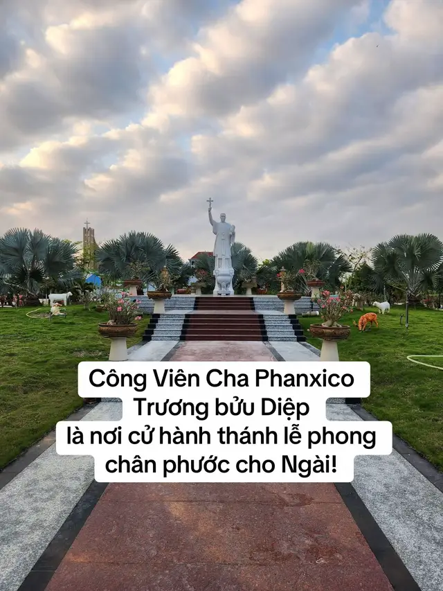 Toàn cảnh khu đất ( nằm bên quốc lộ 1A ) đối diện nhà thờ Tắc Sậy ở Bạc Liêu rộng 50.000 m2 , chuẩn bị cho Thánh lễ phong Chân Phước  cho cha Phanxico Xavie Trương Bửu Diệp lúc 9h sáng ngày 2.7.2026 . Thánh lễ do Đặc sứ của Đức Giáo Hoàng Leo XIV là Đức Hồng y  Luis Antonio Tagle quyền Bộ trưởng Bộ Truyền giáo của Vatican chủ sự . Thánh lễ dự trù có sự tham dự của 100.000 người . Sau ngày 2.7.2026 thì khu đất trở thành công viên cha Phanxxico Trương Bửu Diệp  Ảnh chụp sáng ngày 13.3.2026 #viral #xhhhhhhhhhhhhhhhhhhhhhhhhhhhhh 