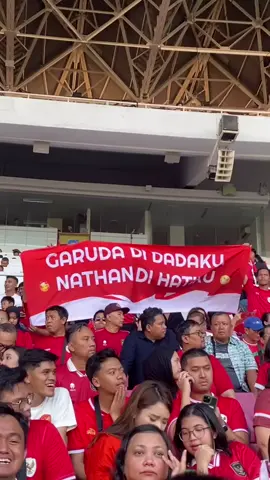 kangen masa masa Dimana cegi cegil nya Nathan tuh pada neriakin dia dimna pun dia berada smpe² di kejar² tuh Nathan smpe mobil-mobil nya juga #nathantjoeaon🇮🇩🤟  #cegilnathantjoe #pemaintimnas🇮🇩🦅🤟  #fyp