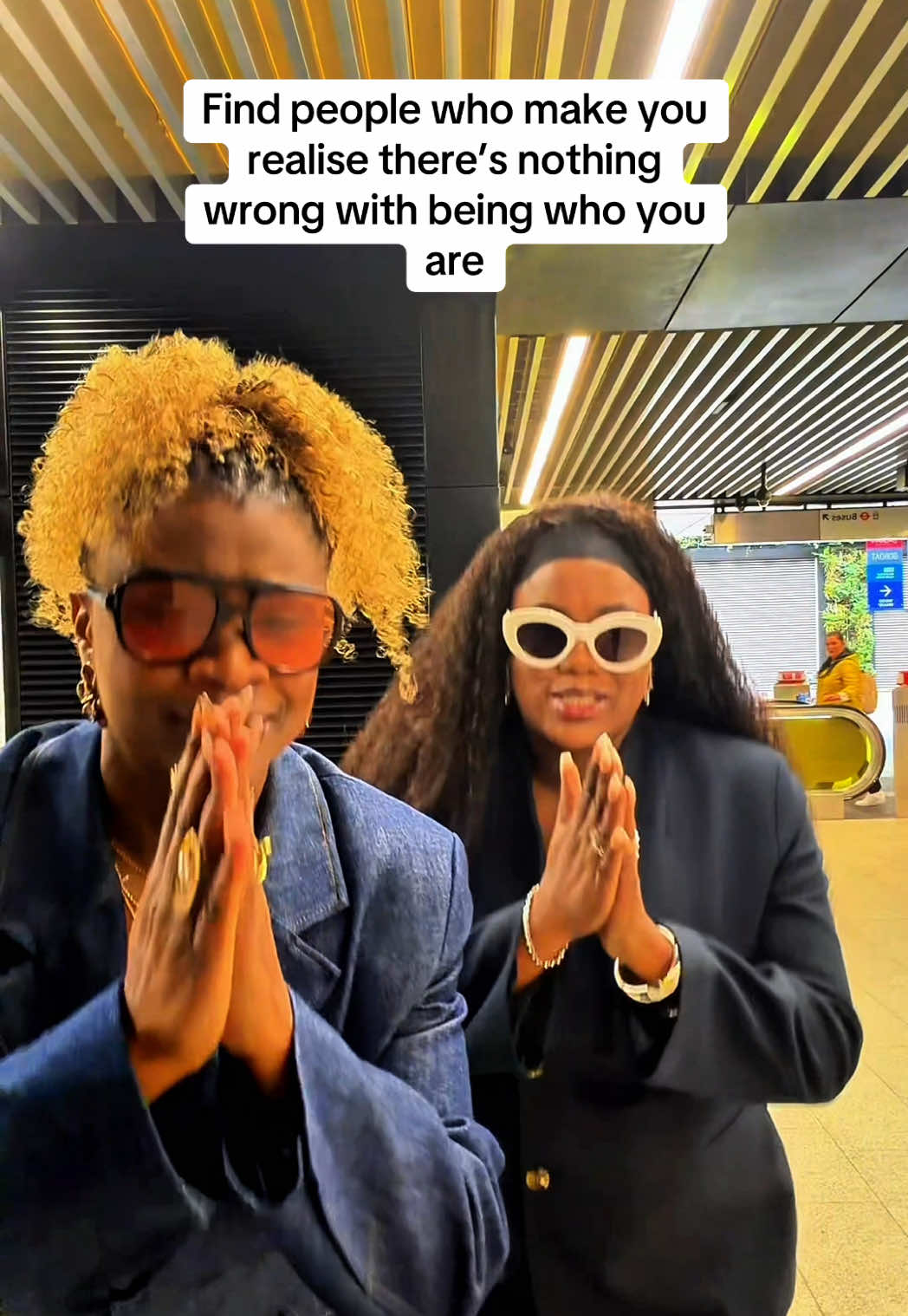 Happy Friday! Send this to the friend that matches your energy 😂 and if you don’t have one, send it to us because we match your energy 🥰 #relatable #weekend #friday #dance #papaoutaichallenge 
