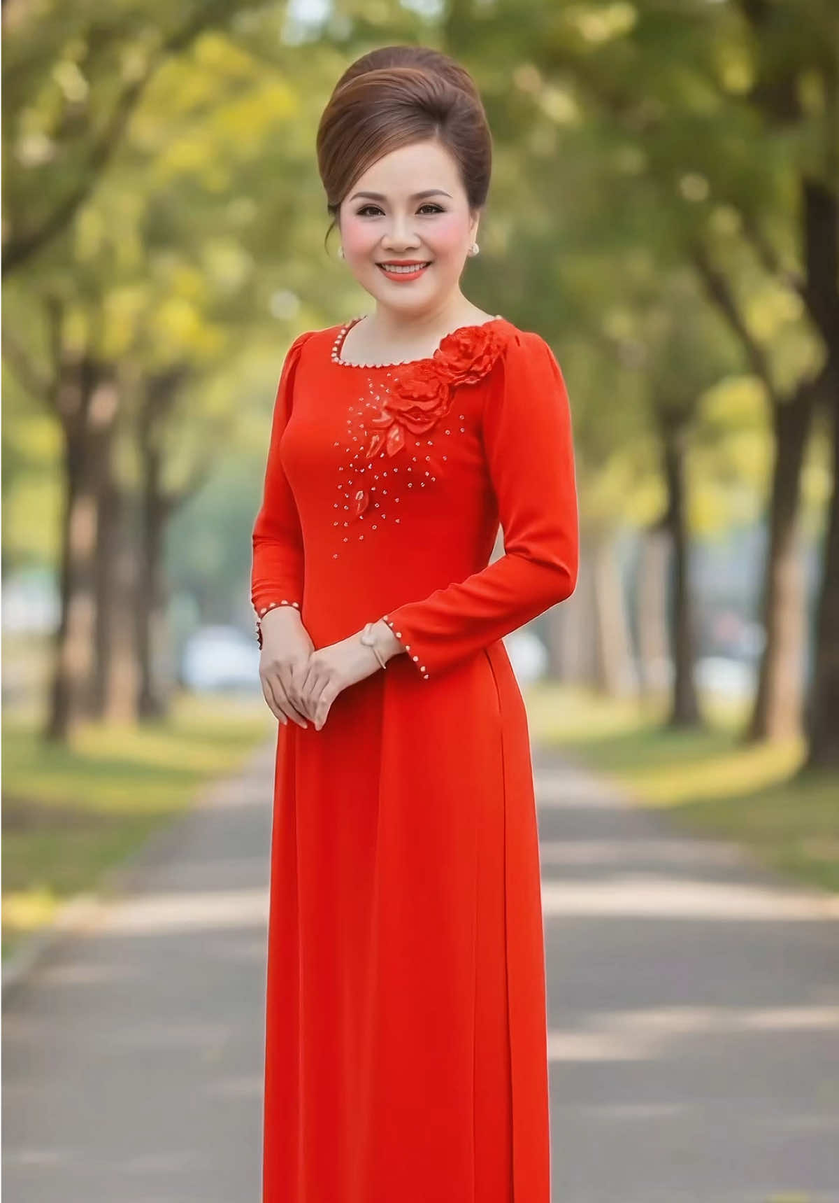 🌸Áo dài lụa mĩ, vổ vuông tay bông kết hợp đính hoa kết cườm truyềnthống#aodaitrungnie#thoitrangtrungnien#setdotangme#thoitrangnu