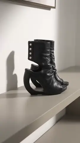 Ready to step up your shoe game? ✨ The AZALEA WANG Circos Black Wedge Bootie is here to make a statement! Featuring a stylish wedge heel for comfortable height and a sleek black finish that goes with everything. These booties are designed to complement your favorite outfits, from casual to chic. Discover your new go-to footwear. Shop yours today! #AzaleaWang #WedgeBootie #BlackBoots #FashionStyle #AIGC #Moras