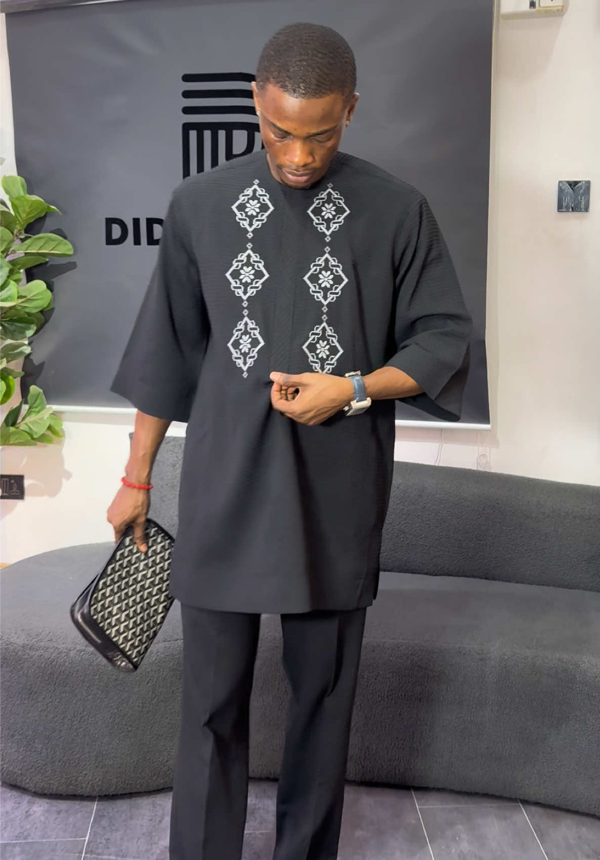 TOP TIER BLACK KAFTAN  🎖️🛒🛍️ WE DELIVER WORLDWIDE 🚚🌍💯 WHATSAPP☎️: +2349011063733