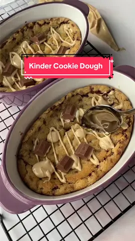 DAY 15 - Kinder Cookie Dough 🍪  55g baking spread  100g light brown sugar  120g plain OR sf flour 50g choc chips  30ml milk (any)  Kinder bars Kinder spread / hazelnut spread  Bake at 180C fan for 14 minutes  ENJOYYYYYYYYYY XO #cookiedough #kinder #cookie #kindercookiedough #ramadanrecipes 