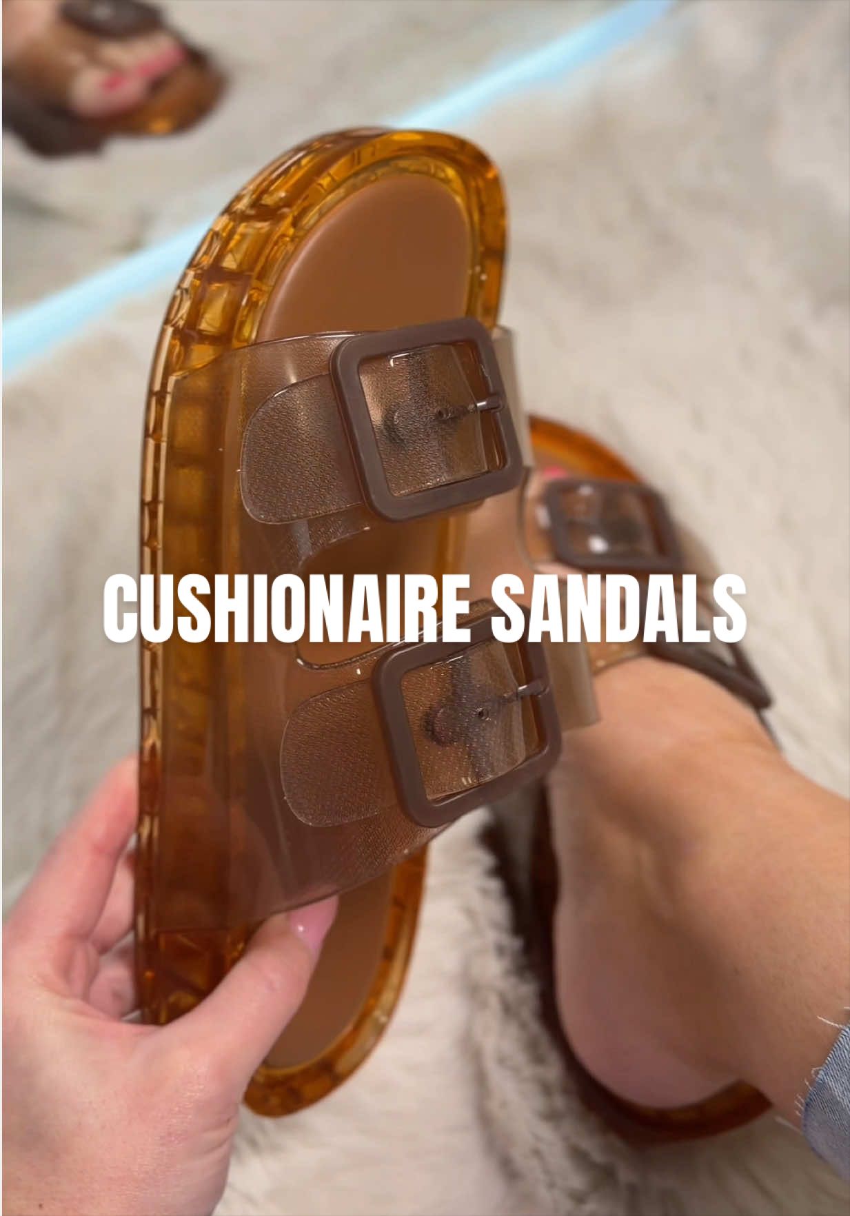 @Cushionaire #jellysandals #jellyshoes #summersandals #cushionaire #sandalsforwomen 