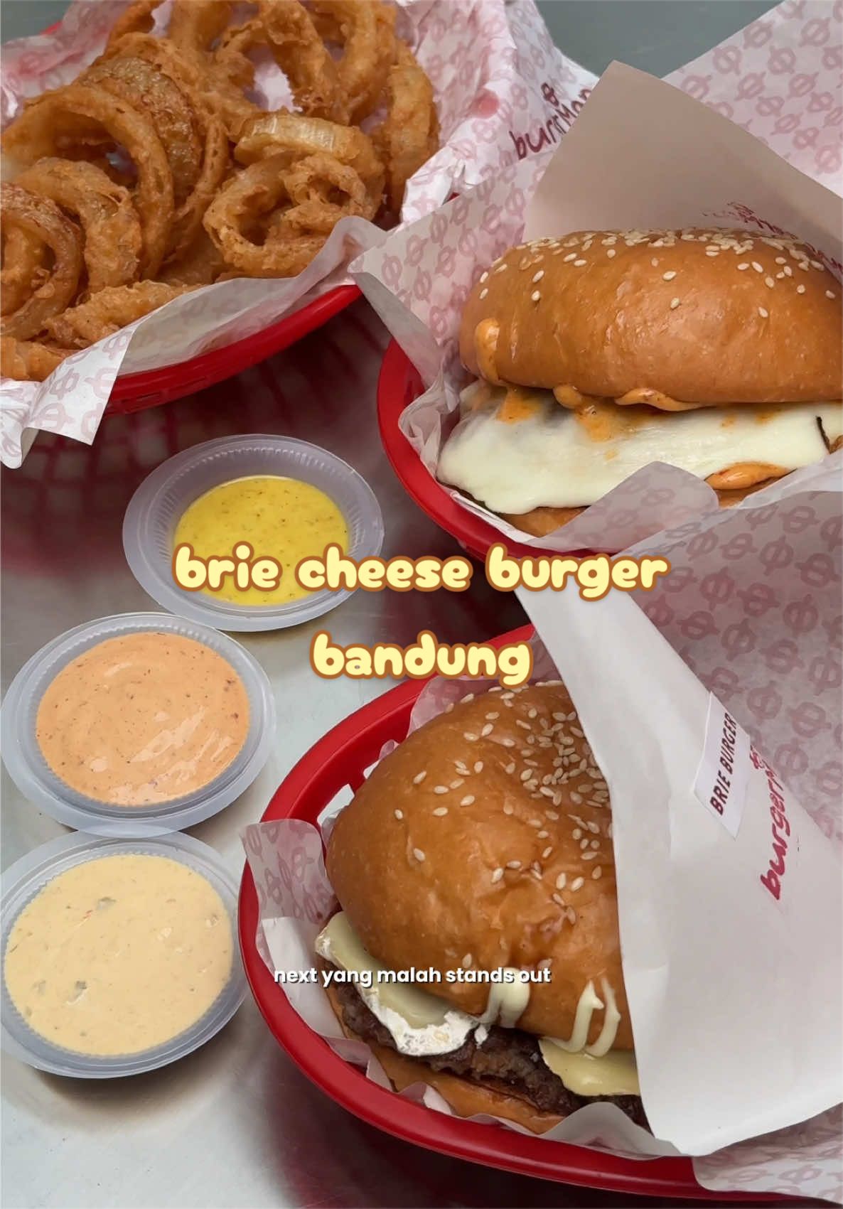 creamy Brie cheese ketemu patty yg juicyyy, wuenakk!🧀🥩 #bandunghits #bandungplacetogo #kulinerbandung #ttpetualangpro #fyp