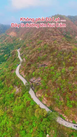 Không phải Đà Lạt… đây là đường lên Núi Cấm! ☁️ #nuicam #angiang #thodianuicam #thiencamson #xuhuong