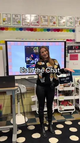 @JHAWK my students absolutely loved watching you this season. “Dubs in the Chat” will forever be a core memory for them. Good luck in Baltimore, you will be missed over here🥺🏈🤎 #newenglandpatriots #baltimoreravens #nfl #teachersoftiktok #patsnation @New England Patriots @NFL @Baltimore Ravens @jayda hawkins 