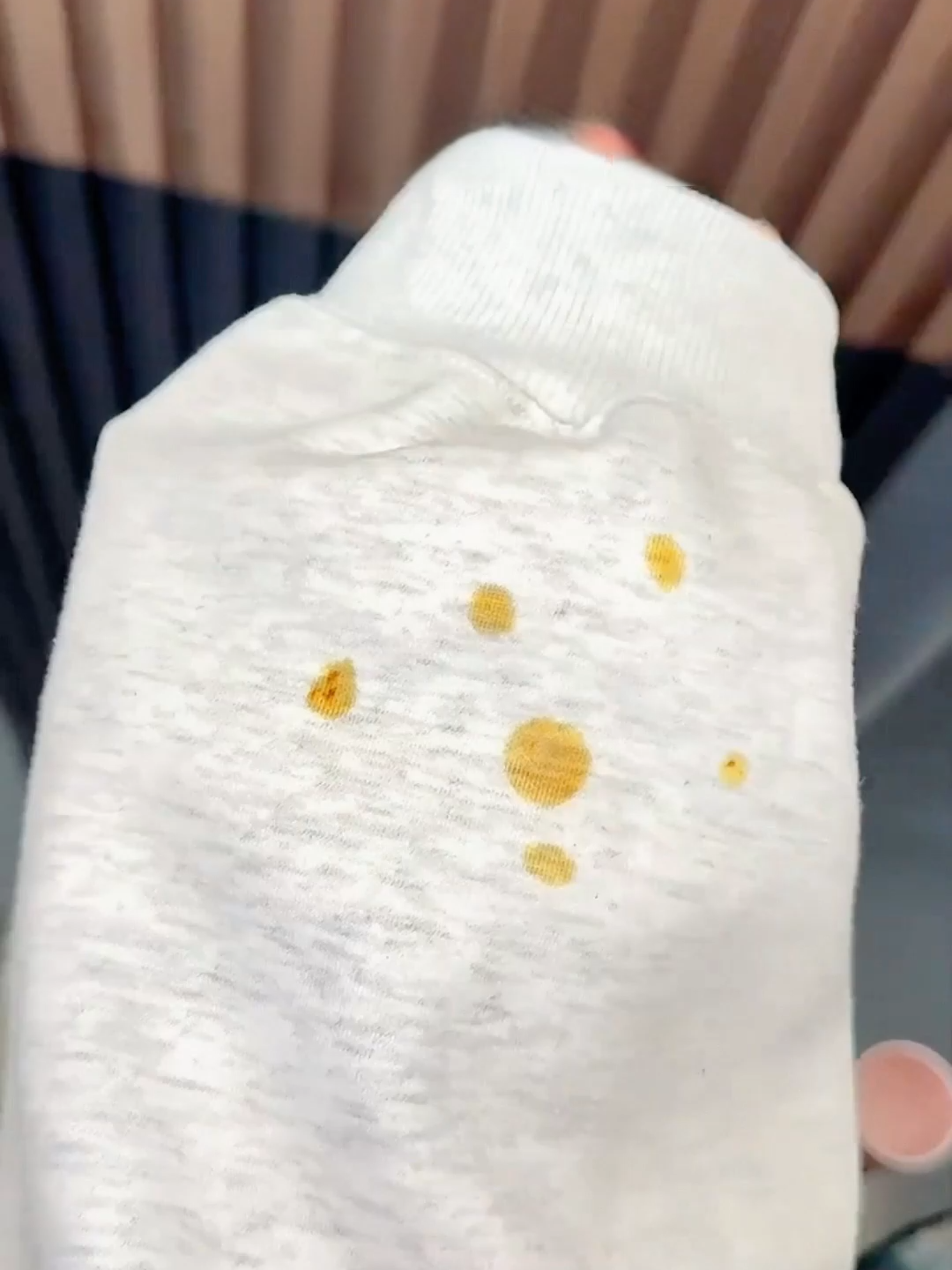 Oil Stains on Your Shirt? This Portable Stain Remover Pen Helps Clean Spots Anytime, Anywhere 👕✨