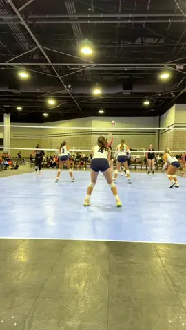 This save was INSANE #sport #volleyball #foryou #fyp