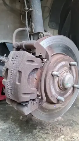 Step-by-Step Brake Pad Replacement – Wuling Confero..! #DIYMechanic #usa #CarRepairUSA #AmericanGarage 