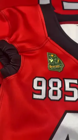Premium quality American Football jerseys are ready for ship..🔥🏈 So if u want your dream jerseys then what are you waiting for ? Get your order now…🤙 High quality fabric  LOW MOQ  Customized designs  Custom name & numbers Accepted  Free mockup design  Professional factory work  Fast turnaround  #sportswear #sportsgear #sportswearmanufacturer #bestmanufacturer #sublimation #sports #trainingwear #sportsuniforms #uniform #topnotch #basketballjerseydesign #soccerjerseys #americanfootball #customname #ny24Sports #newyork #buildwithny24