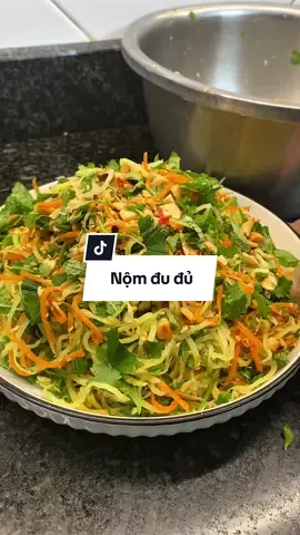Đang vào mùa đu đủ xanh rồi hay sao ấy nhỉ 😁 cả nhà lưu lại công thức làm nộm đu đủ siêu ngon này nhé #nomdudu #nauan #ancungtiktok #monngonmoingay #thanhtam1107 