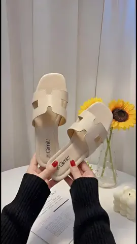 #sandals #slippers #flatsandals #gimi 