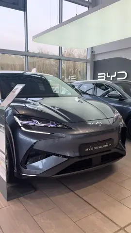 Can you guess the range of the BYD SEALION 7? 👀 #byd #sealion #electriccar #showroom #foryoupage 