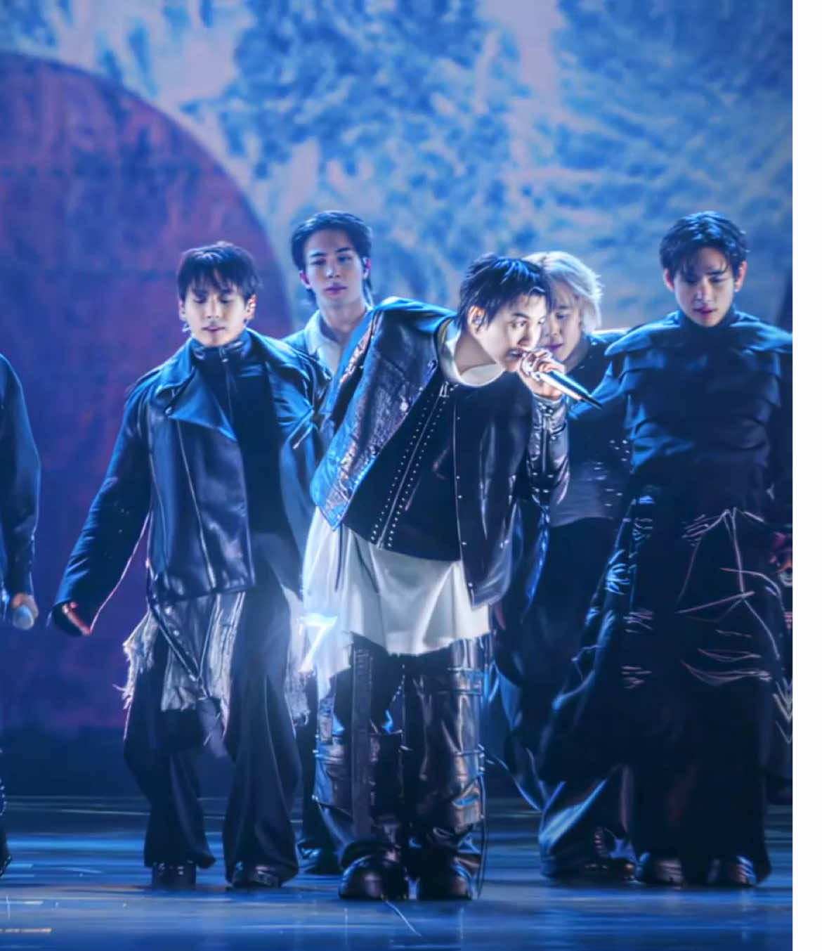 The concert clips are on another level clips: @𝓷𝓪𝓽𝓶𝓲𝓷𝓼𝓲 #bts #btsedit #ot7 #BTS_ARIRANG #kpop yoongi jin namjoon jhope jimin jungkook fyp fy taehyung aftereffects edit 