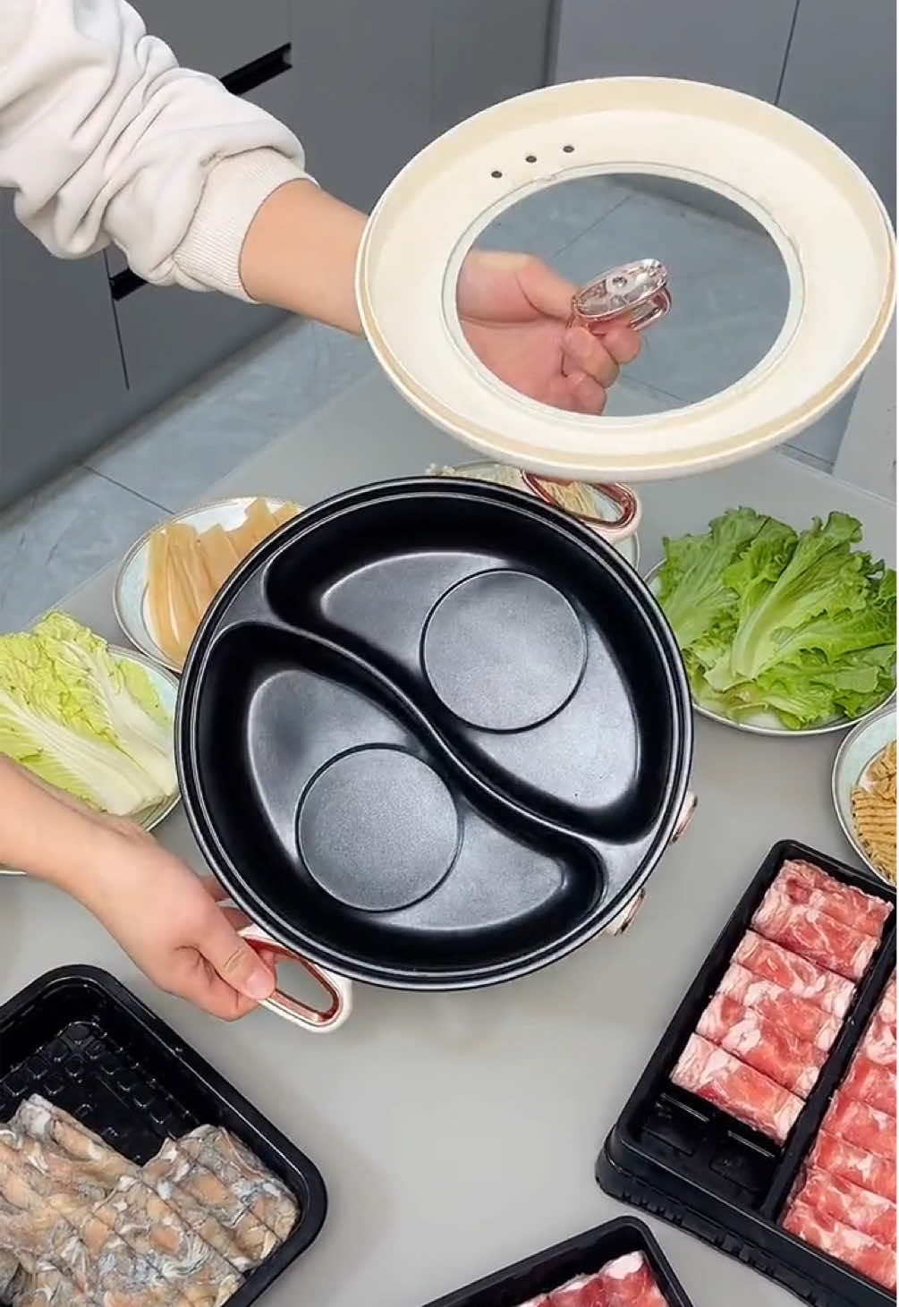 Nồi lẩu điện đa năng 2 ngăn chống chính #shopgiadung247vn #dogiadung #giadungtienich #dodiengiadung #noilaudien 