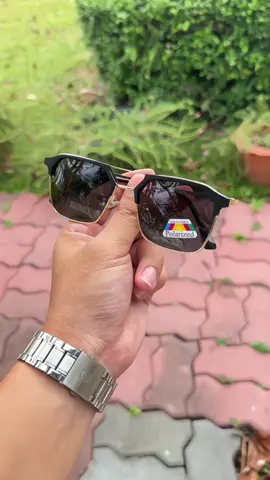 Đeo là đẹp 😎 #kínhthờitrang #kínhđổimàu #kinhphancuc #kínhrâm #viraltiktok 