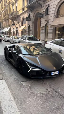#carlifestyle #luxurycars #lamborghini #italy #fyp 