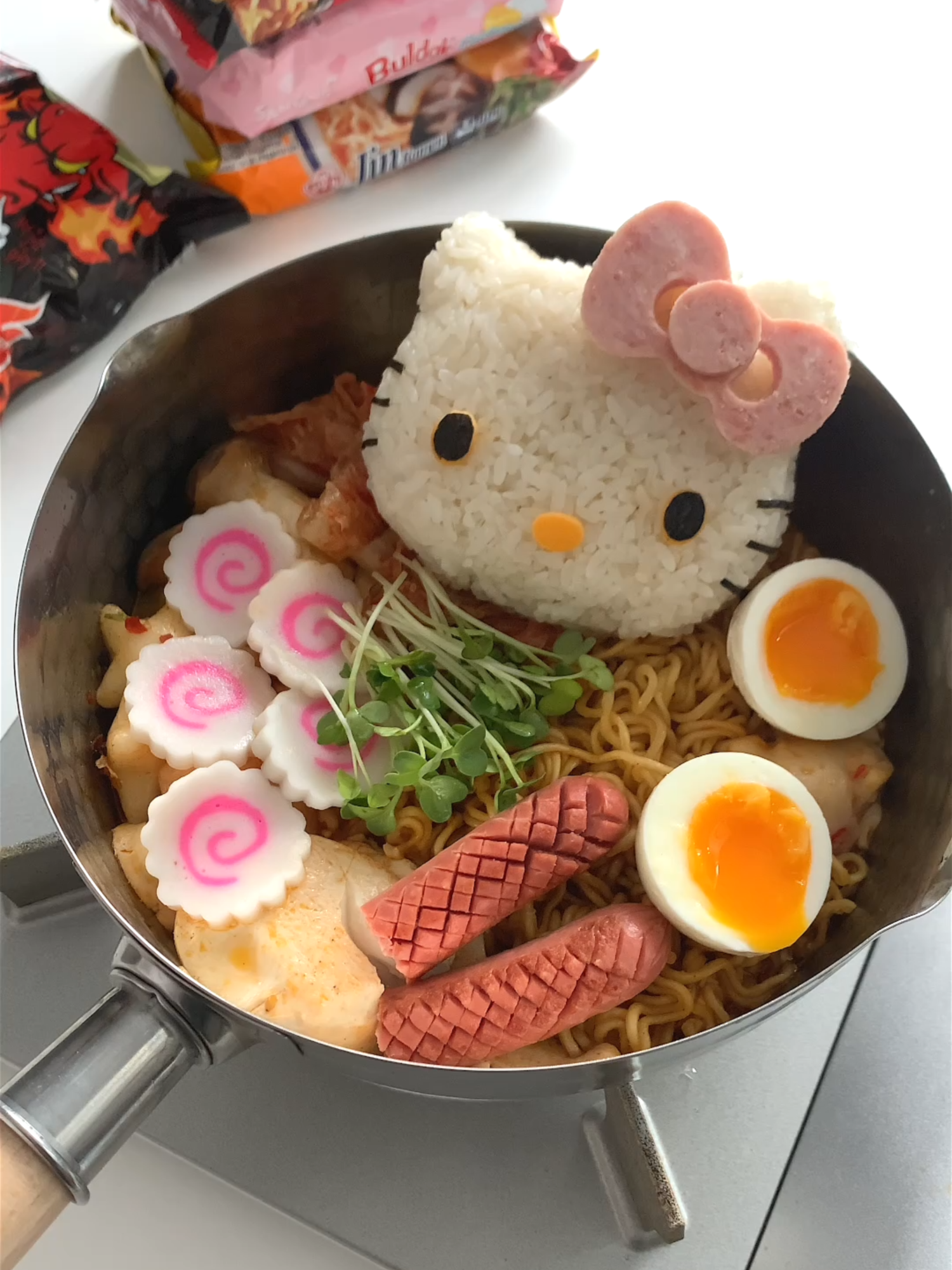 have ramen hotpot with me  - day 157 🍱 和我一起做泡面火锅#hotpot #cooking  #ramen  #asmrvideo #food #kawaiifood #泡面 #愛心便當 #헬로키티 #도시락 #사랑도시락 #ハローキティ #キャラ弁 #お弁当