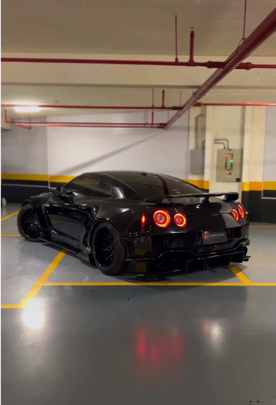 NISSAN GT-R R35  ✅ FORJADO MOTOR E CÂMBIO, 1000cv ✅ 7.000km ✅ Body personalizado  ✅ Rodas Forjadas Forgiatto aro 20 e feitas sobre encomenda pro carro  ✅ Motor Forjado AMS  ✅ Kit de Performance DS700  ✅ Pressurização Greddy  ✅ Blow-off HKS  ✅ Suspensão a Ar Castor ✅ ano 2010/2011 R$ 1.799.900,00 Victor: (11) 99330-7923 João: (11) 97741-9291