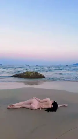 Cô gái bất tỉnh trên bãi biển🌊#bien #crownretreatquynhon #quynhon #bikini #gaixinh 