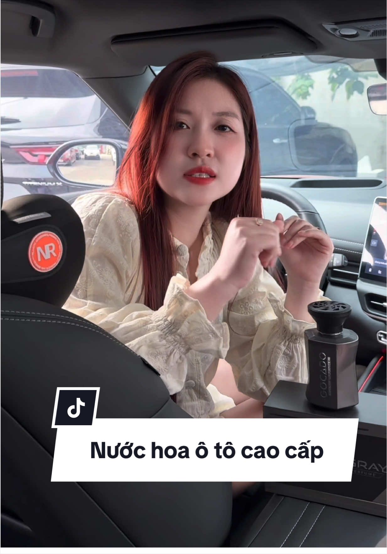 Bí quyết giúp xe ô tô của e lúc nào cũng thơm #nhungmeof #review #nuochoaoto 