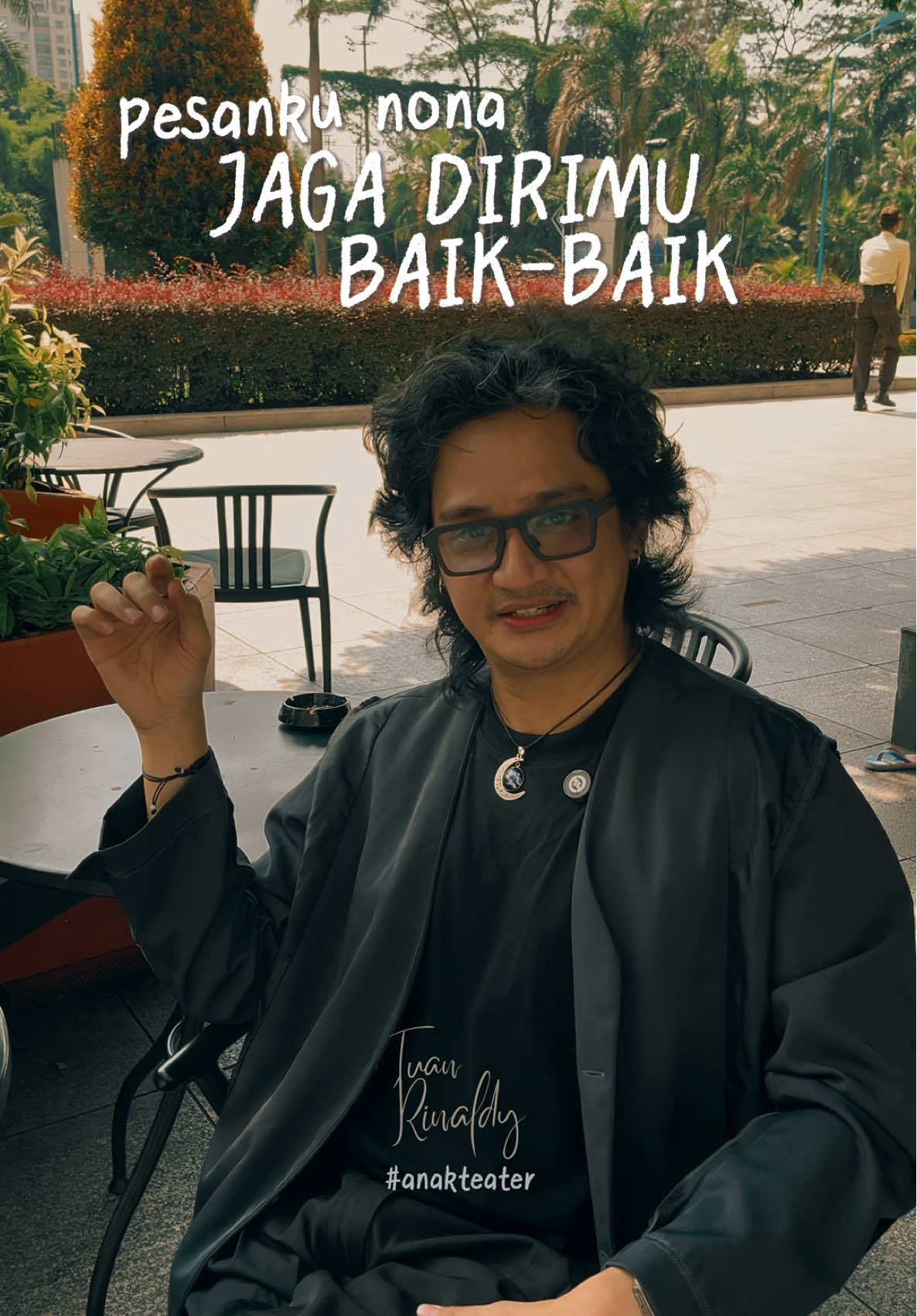 untuknya yang telah bahagia dengan yang lain. #anakteater #tuanrinaldy #monolog #sajak #teater 