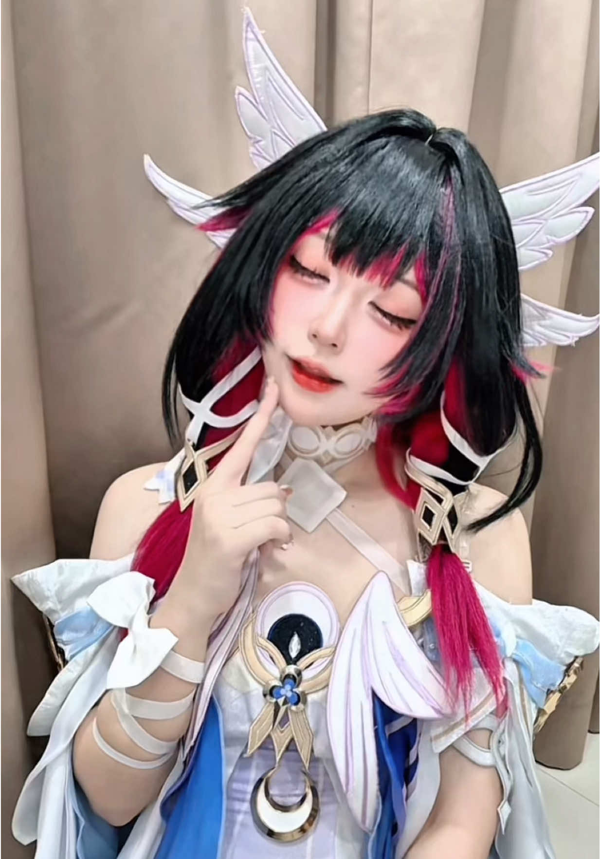 Pigeonbina 🕊️ My body pain for 3 days after the dance 🥹 #columbina #genshin #meme #pigeondance #GenshinImpact 