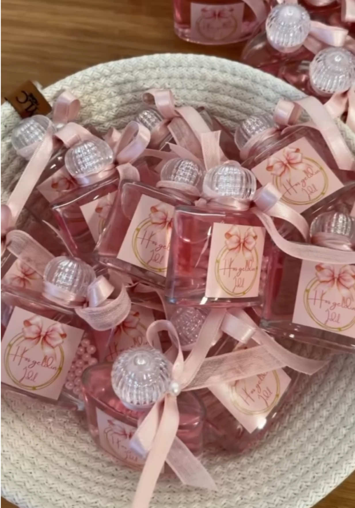 Custom Perfume Bottle Business Idea 💡 She turned cheap bottles into a luxury-feel product and sells them for up to $30 🤯 Smart packaging = big profits. Follow for more genius business ideas 🚀 #businessideas #sidehustle #enterpreneurlife #partyfavors 