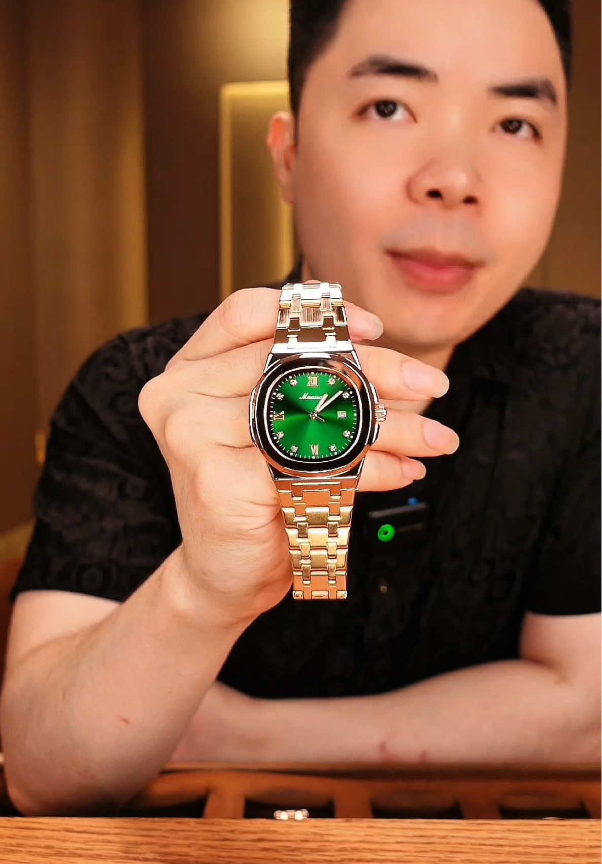 Form dáng quá đẹp, màu sắc lạ mắt nhìn rất sang trọng và nổi bật. Mời ae vào livestream hoặc giỏ hàng để săn deal giá tốt #donghonam #tiktokviral #xuhuong 