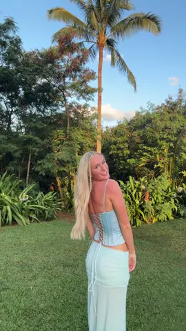 Can’t handle it 🩵 #lypsync #OOTD #audiostouse #hawaii #viral  