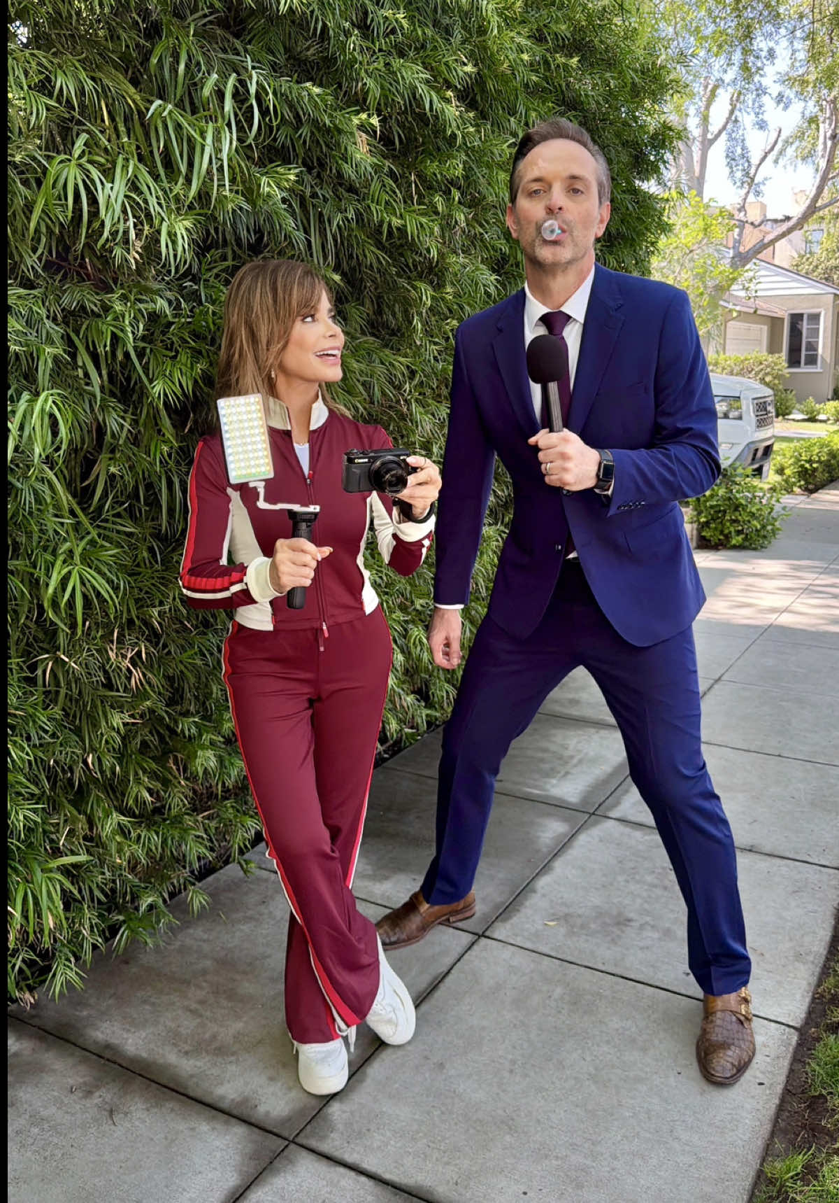 Kenny and Gail Hailstorm reporting for duty 😭🎥 @Paula Abdul #funny #scarymovie #comedy #news #paulaabdul 