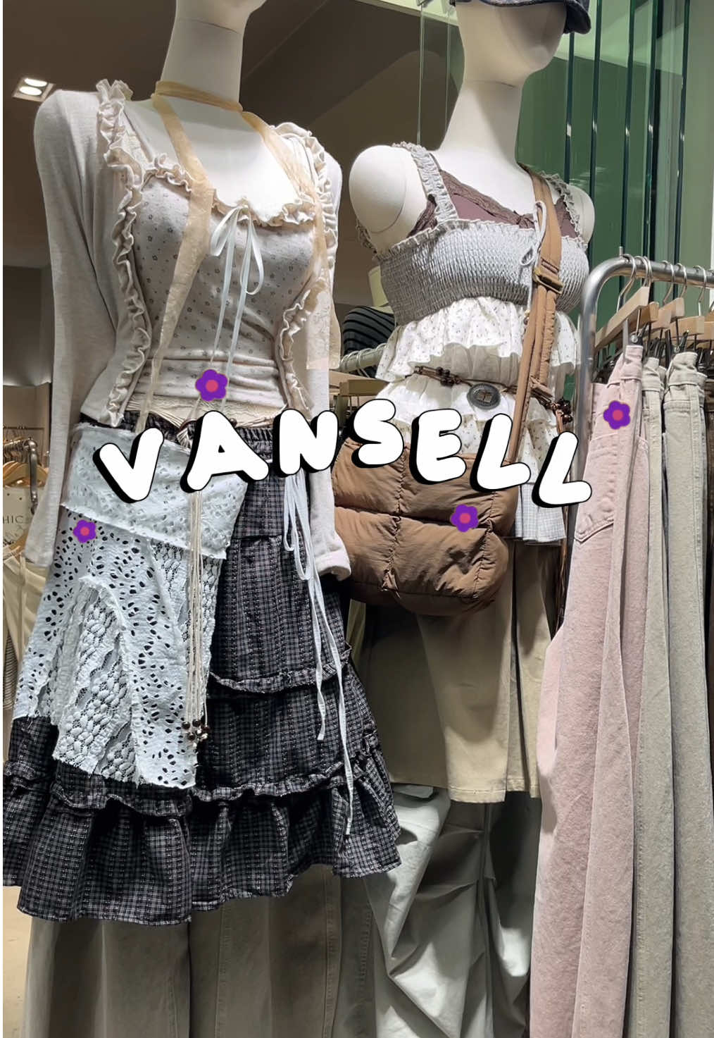 📍VANSELL 반셀-서울 마포구 홍익로6길 34 🛍️ cửa hàng quần áo dành cho bác nào thích style sexy, cá tính hay y2k, vintage cũng có luoon nhaaa #vansell #hongdae #유학생🇰🇷🇻🇳 #viral #xuhuong 