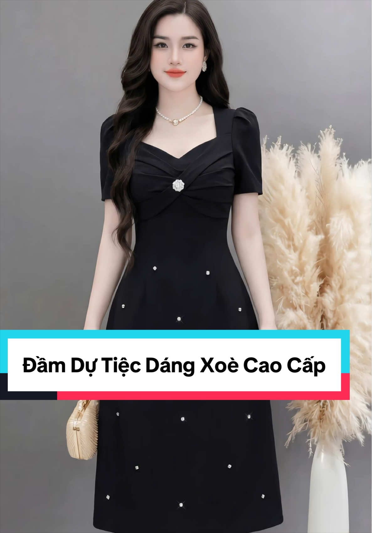 Đầm Dự Tiệc Thiết Kế Dáng Xoè Cổ Vuông Tim Xếp Ly Ngực Đính Charm Đá Cao Cấp #thoitrangtrungniencaocap #thoitrangnucaocap #vaydutiec #vayxinh #vaythietkecaocap 
