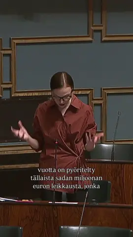 Eduskunnassa keskusteltiin tänään lastensuojelun tilanteesta, josta hallitus on leikannut monella tavalla. Edelleen 100 miljoonan euron leikkauksen kohdennus on epäselvä. Ministeri Rydmanin (ps) tulisi kertoa kohdennuksesta välittömästi.
