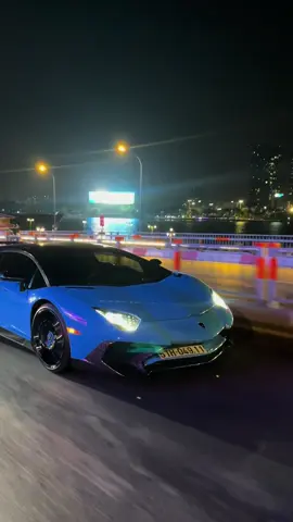 Saigon về đêm có gì 😜  #fyb #trending #lamborghini #saigon #car 