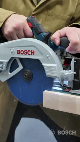 Working with the GKS 18V-15-2 GX cordless circular saw. Maximum power and precision 💪 🤏 #BOSCHPROFESSIONAL #HardWorkMadeEasier #PowerTools #ASMR #FYP