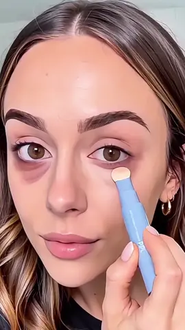 My go-to for flawless under-eyes! This super-effective concealer hides dark circles and bags like magic. #darkcirclesundereyes #Concealer #Eyebags #beauty 