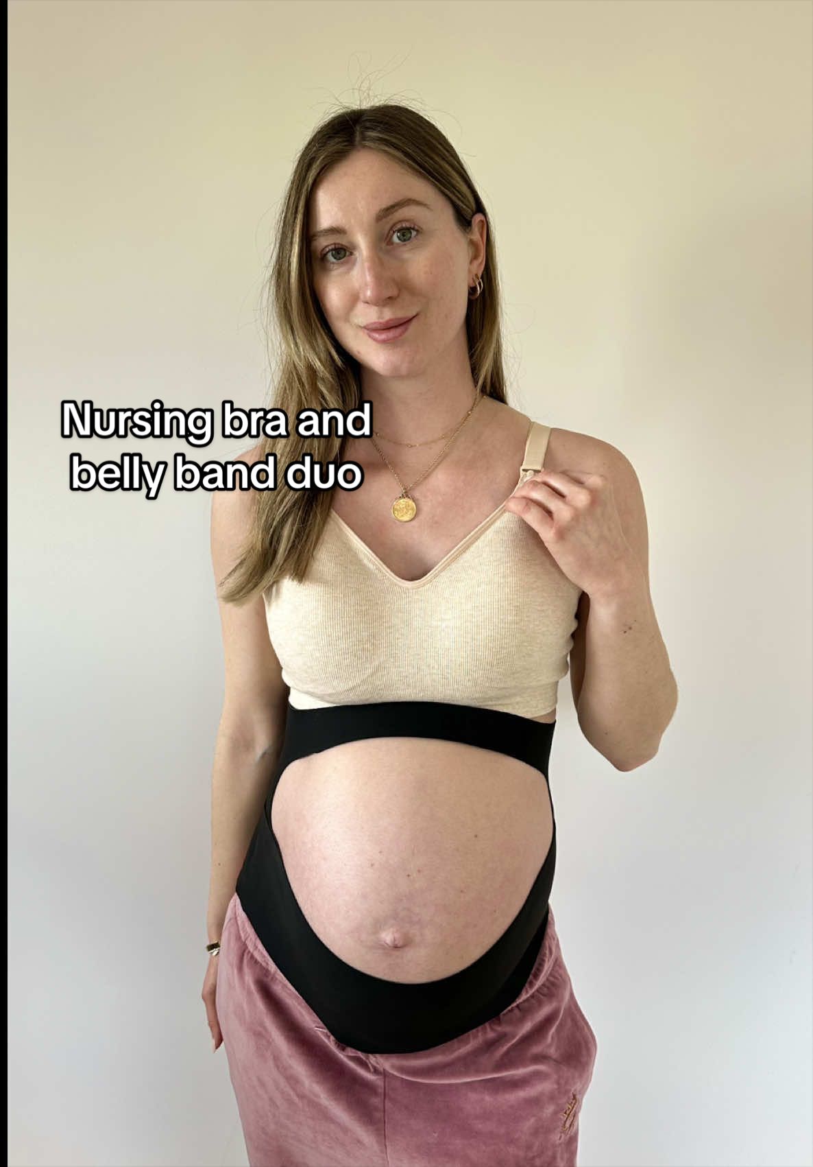 I’ve finally found the perfect maternity duo from @Momcozy Official ✨ the nursing bra and belly band are just so useful 😍  Get 20% off with code LEANNE20FB  #momcozy #momcozybra #momcozybellyband #pregnancy #pregnancyjourney 