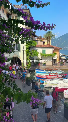 Limone sul Garda is all about light, colors and that easy Italian atmosphere. Small streets, lake views and a sense of calm that makes you slow down without even noticing. Simple, vibrant, and beautifully authentic. 🍋🇮🇹 #LimoneSulGarda #LakeGarda #LagodiGarda #VisitItaly #ItalyTravel