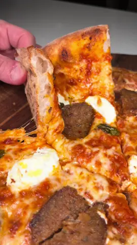 Meatball Ricotta🥅☄️ Baked for 8min on a baking steel pro preheated to 550F. Baking Steel website is linked in my profile and my discount code “PIZZOFART” gets 10% off🍕❤️‍🔥 Try my easy same day dough recipe, it’s the pinned post on my page! DM me your pizza pics to be featured in my stories🍕📸 Subscribe to my Patreon for step by step tutorials of my home-oven-pizzas📝🧪Link in bio #pizza #food #asmr #mukabng #Recipe 