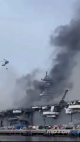 An American aircraft carrier just went down…and nobody is ready for what comes next.#fyp #obama #usa🇺🇸 #usa_tiktok #iran🇮🇷 #shorts 
