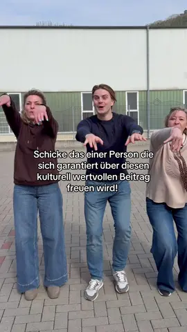 Schicke das einer Person die sich  über diesen kulturell wertvollen Beitrag freuen wird! 😂 #hasentanz #dance #choreography #humor #meme 