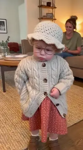 So old?🤣🤣🤣#babylaugh #FunnyBabyMoments #kid 