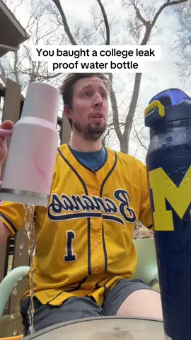 The Frostbuddy bottle buddy keeps your water ice cold grab your favorite college team before it sells out! #frostbuddy #waterbottle 