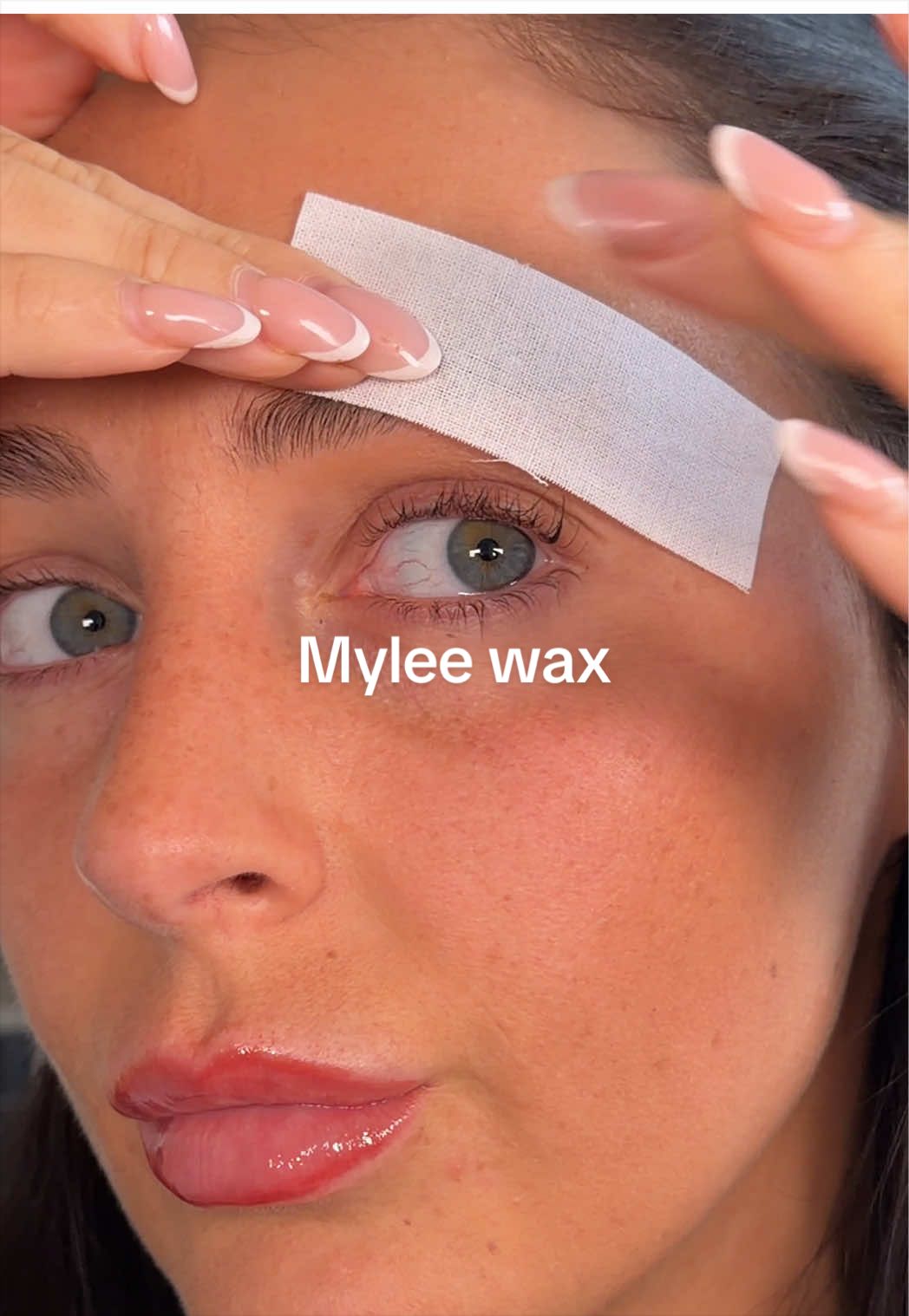 £5 brow wax at home?? Stunning x @Myleebeauty #browwax #browtransformation 