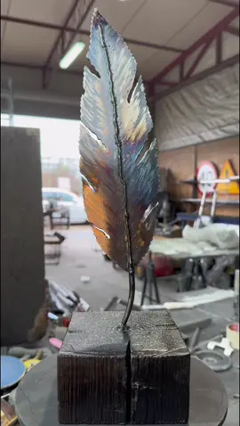 Pióro  zrobione z odpadów . Jak wam się podoba ?#metalart #fu #handmade #sculpture #welder 