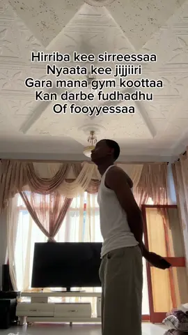 እንቅልፍህን አስተካክል። አመጋገብዎን ይቀይሩ ወደ ጂም ይምጡ ያለፈውን ተቀበል እራስህን አሻሽል።