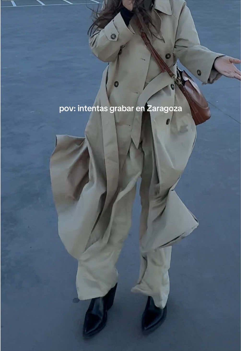 Me desabrochó hasta la gabardina 🙈 ¿creéis que lo conseguí? #zaragoza #ikea #cierzo