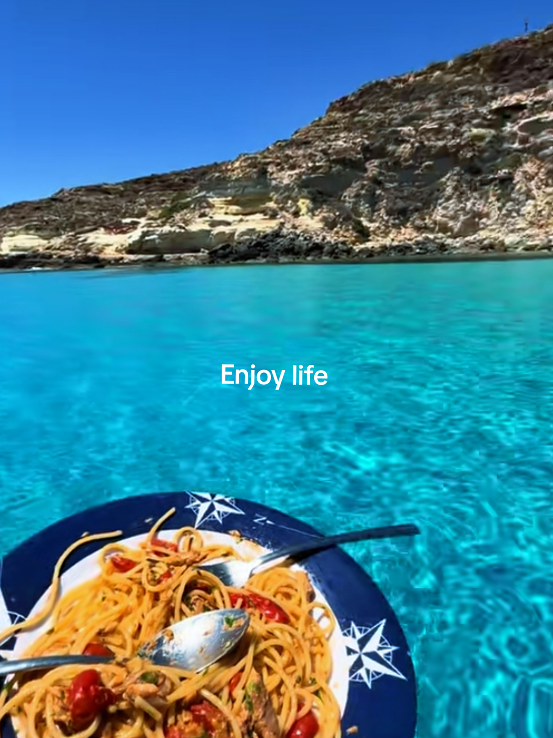 Enjoy your life beacuse you only have one 🙂 #Summer #vibes #quote #enjoylife #livingthedream 